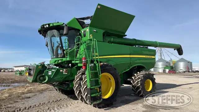 2023 John Deere S780