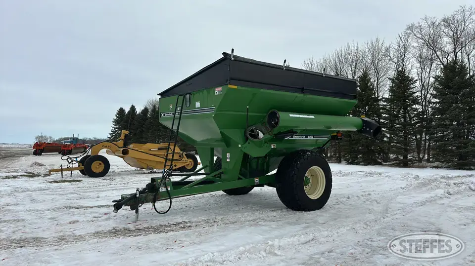 Unverferth 8200 Grain Cart