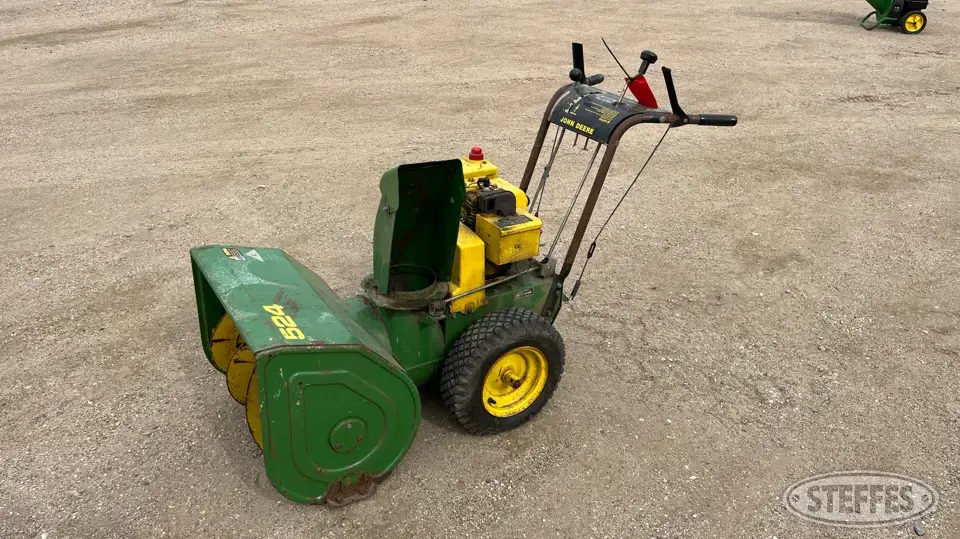 John Deere 524 Self-Propelled Snowblower