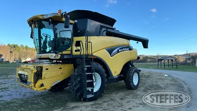 2005 New Holland CR940