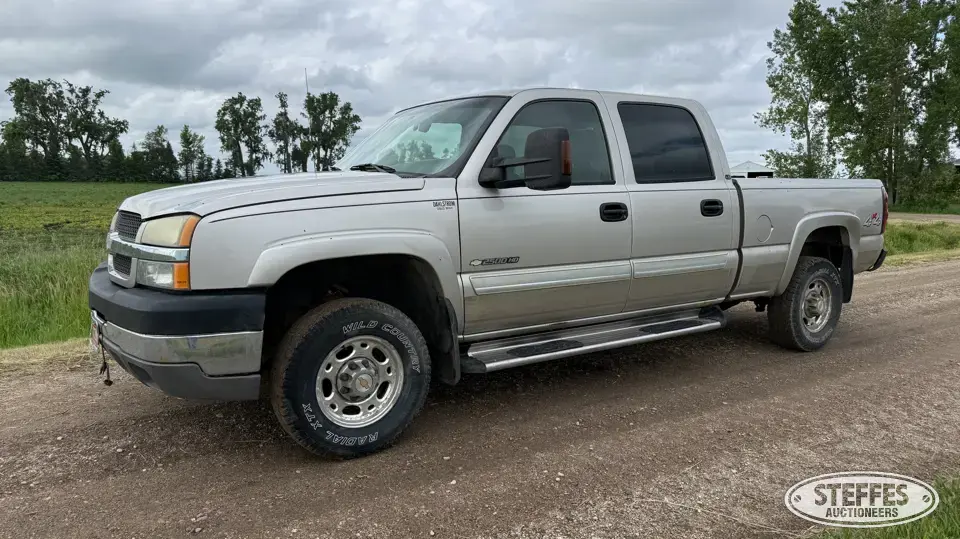 2004 Chevrolet Silverado 2500 HD 3 Quarter Ton Pickup