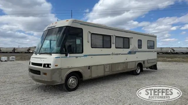 1992 Winnebago Adventurer WKG34RQ