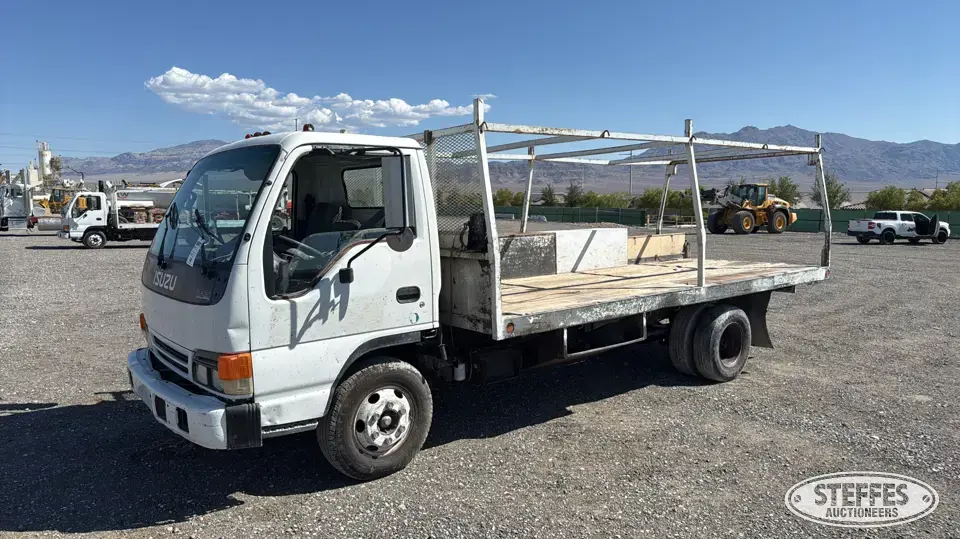 2000 Isuzu NPR Flatbed Truck