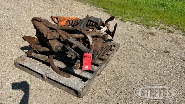 (7) John Deere Tru-Depth