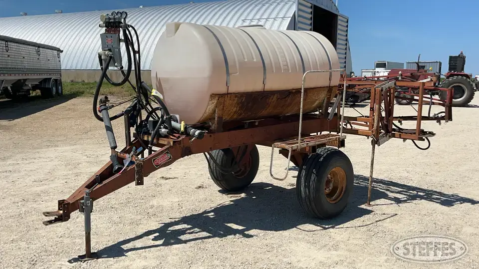 Demco HCS 500 Pull-Type Sprayer