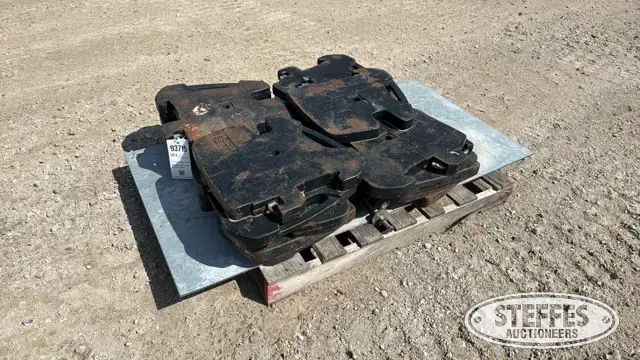 (18) AGCO suitcase weights