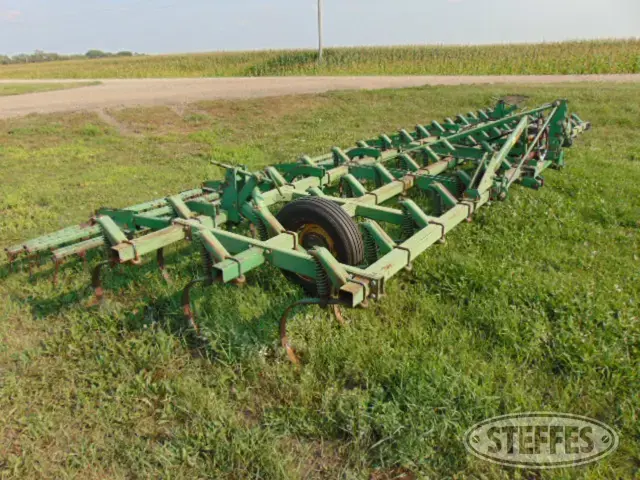 John Deere 1100