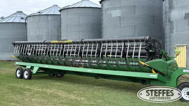 2011 John Deere 635F