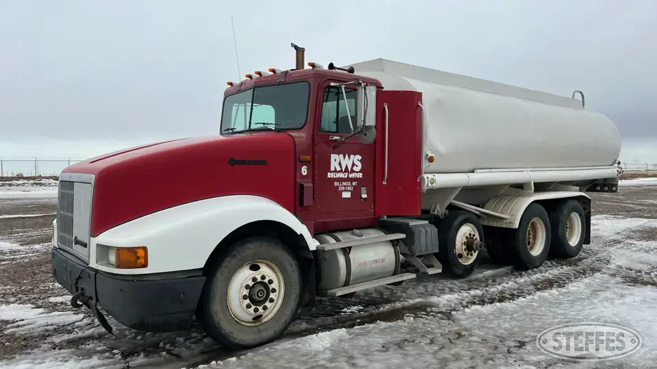 1995 International 9400 Tank Truck