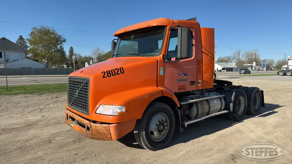 2008 Volvo VN Conventional Truck without Sleeper