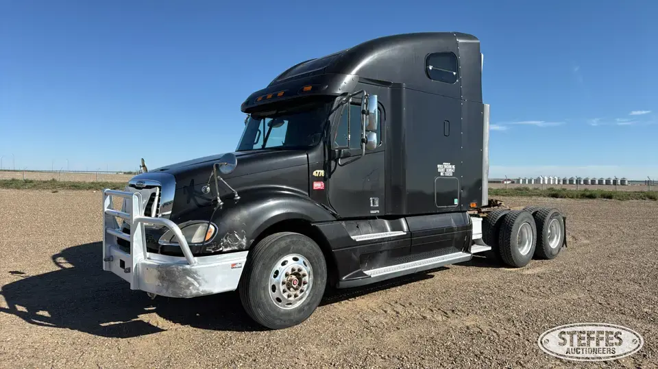 2005 Freightliner Columbia Conventional Truck with Sleeper