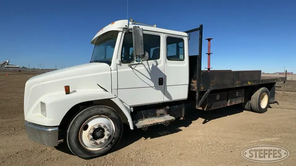 2001 Freightliner Flatbed Truck