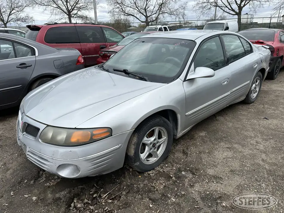 2001 Pontiac Bonneville SE Car