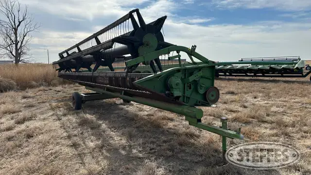 John Deere 230