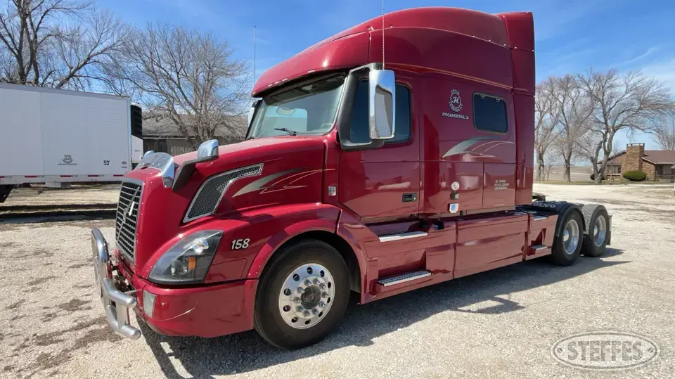 2017 Volvo VNL Conventional Truck with Sleeper