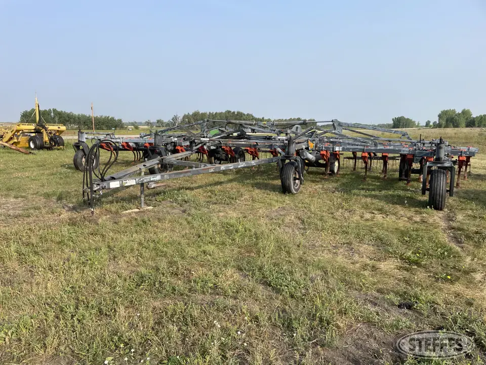 Flexi-Coil 800 Field Cultivator