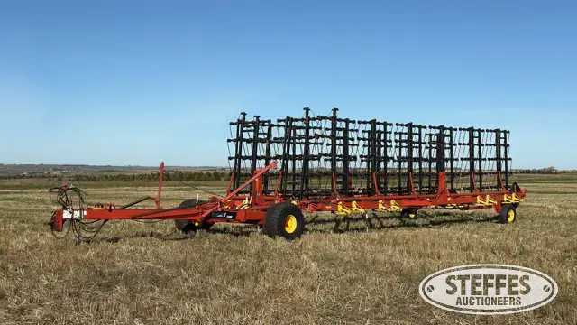 2004 Bourgault 7200-84