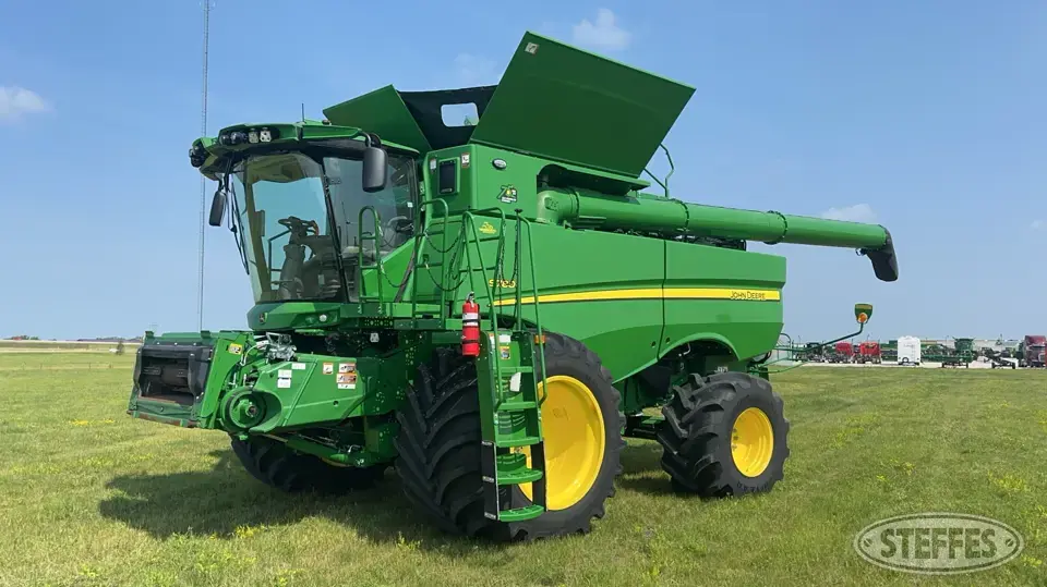 2022 John Deere S780 Combine