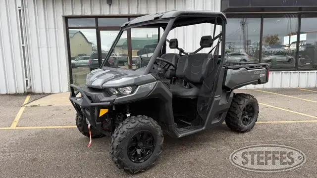 2024 Can-Am Defender HD9 XT
