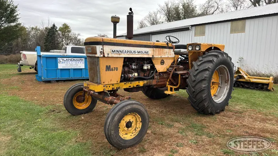 1966 Minneapolis-Moline Super M670 Collectible Tractor