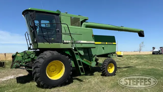 1985 John Deere 8820