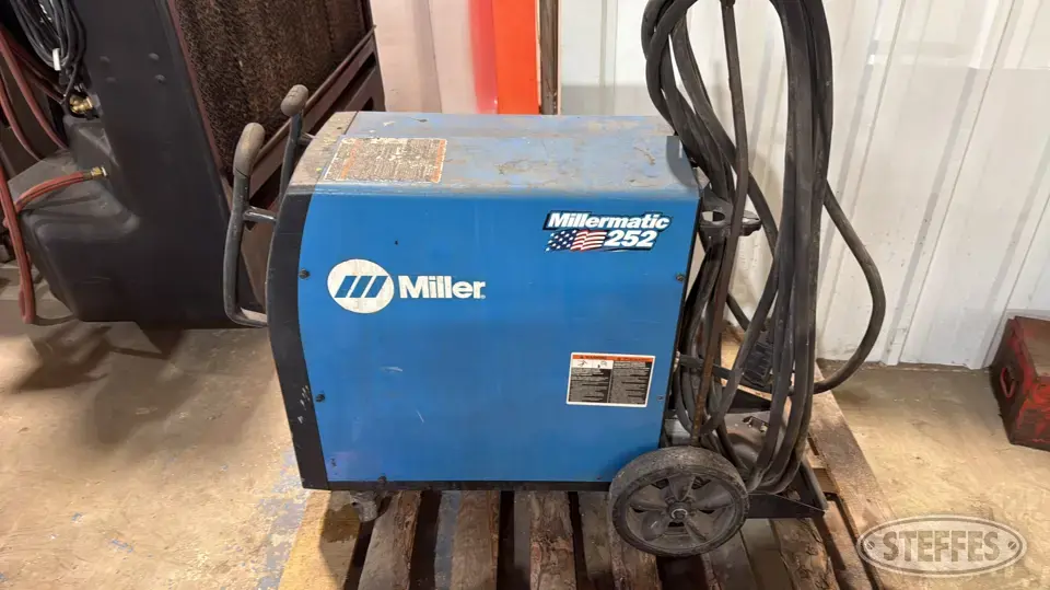 Miller Millermatic 252 Welding