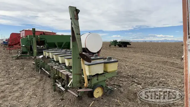 1981 John Deere 7100