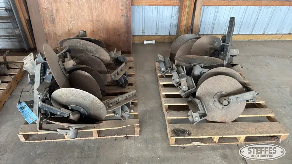 (16) 17.5” discs Ag Equipment Part