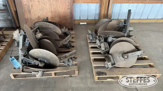 (16) 17.5” discs