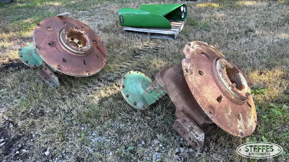 John Deere 4010 hubs Ag Equipment Part
