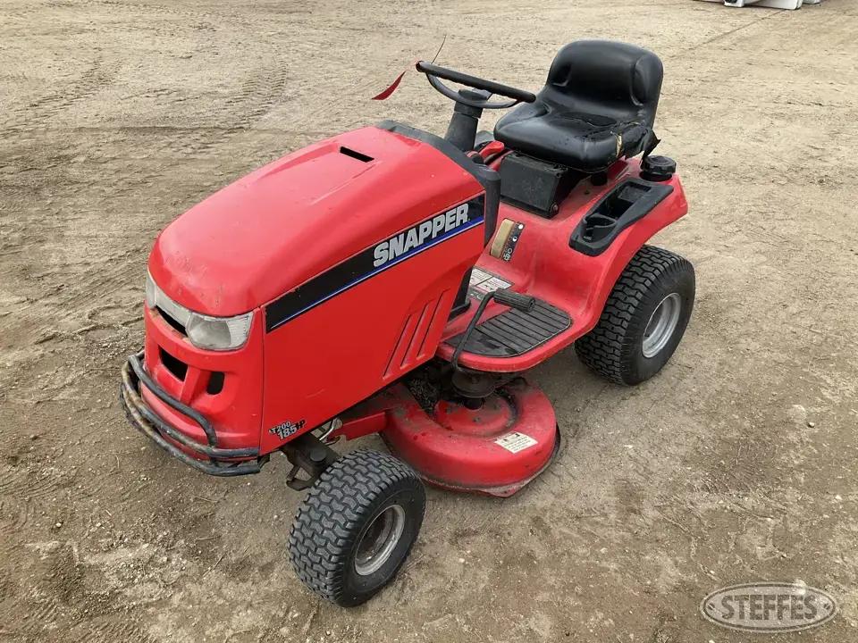 Snapper LT-200 Lawn Tractor