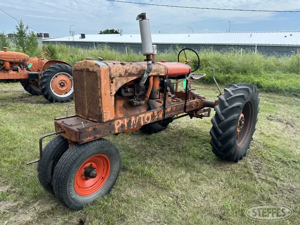 Allis- Chalmers WD Collectible Tractor