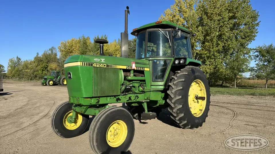 1979 John Deere 4240 2WD Tractor