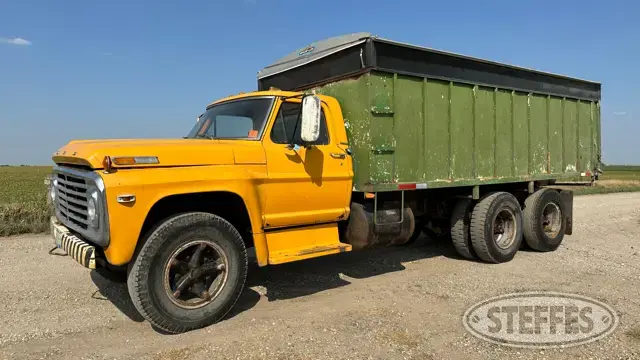 1968 Ford F700