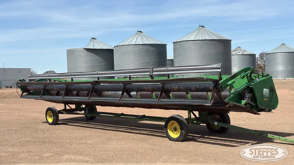 1999 John Deere 930 Rigid Head