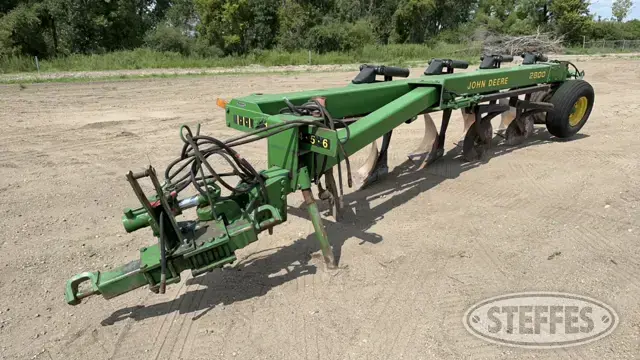John Deere 2800