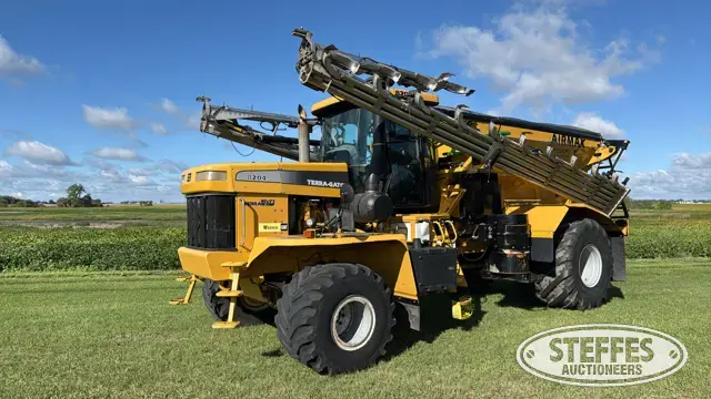 2009 Terra-Gator 8204