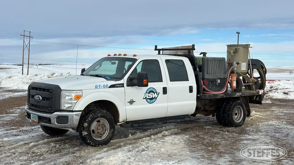 2014 Ford Super Duty F-350 Flatbed Truck