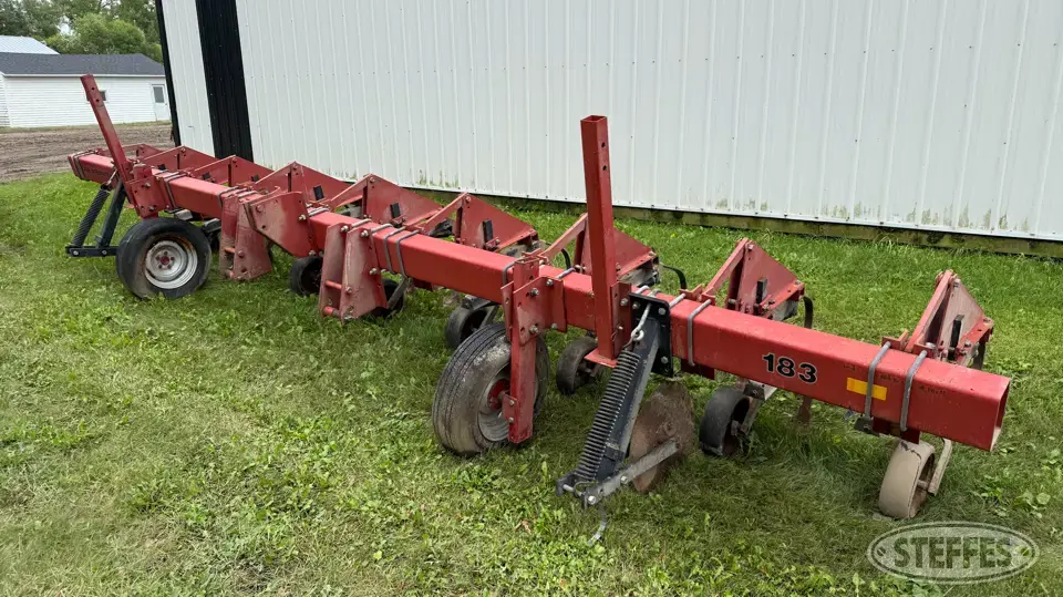 Case IH 183 Row Crop Cultivator