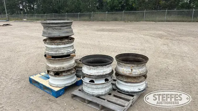 (13) 22.5 Steel truck wheels