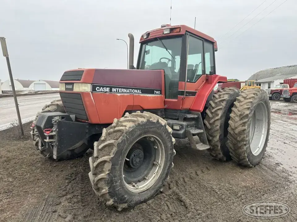 1988 Case IH 7140 MFWD Tractor