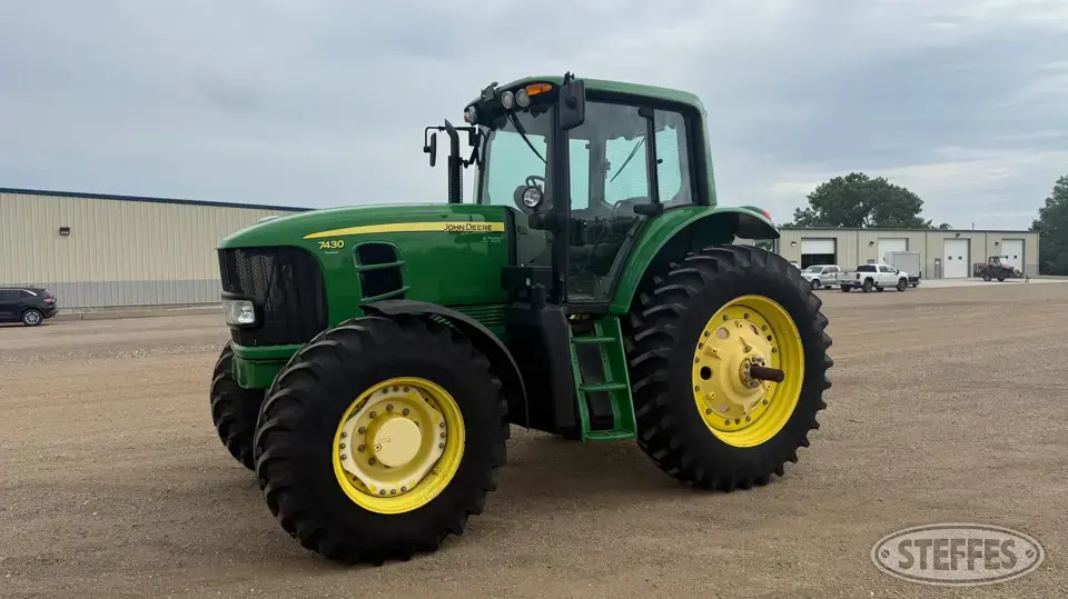 2008 John Deere 7430 Premium MFWD Tractor