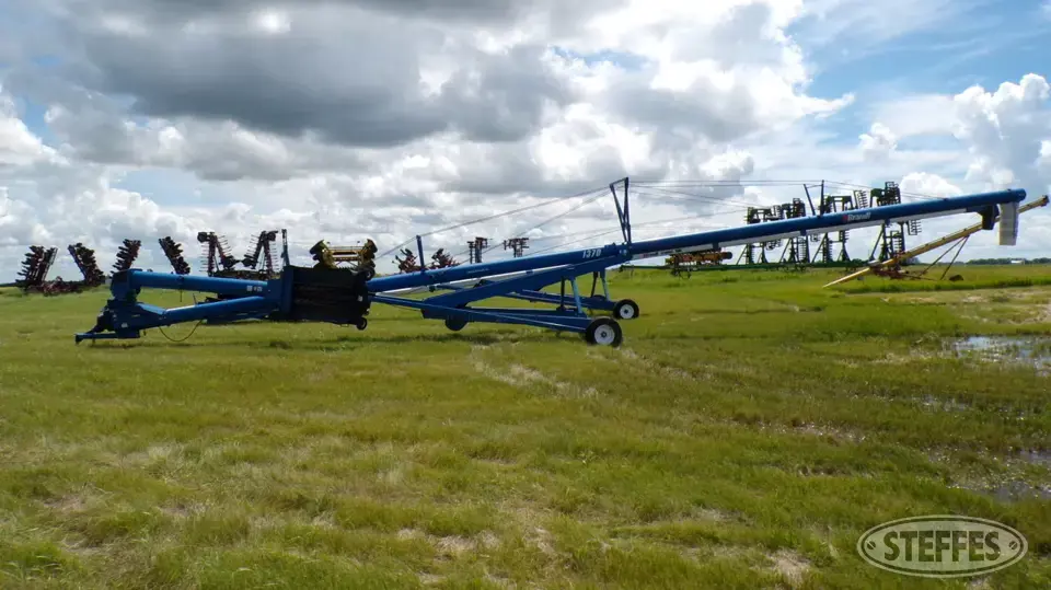 2004 Brandt 1370 Swing Hopper Auger