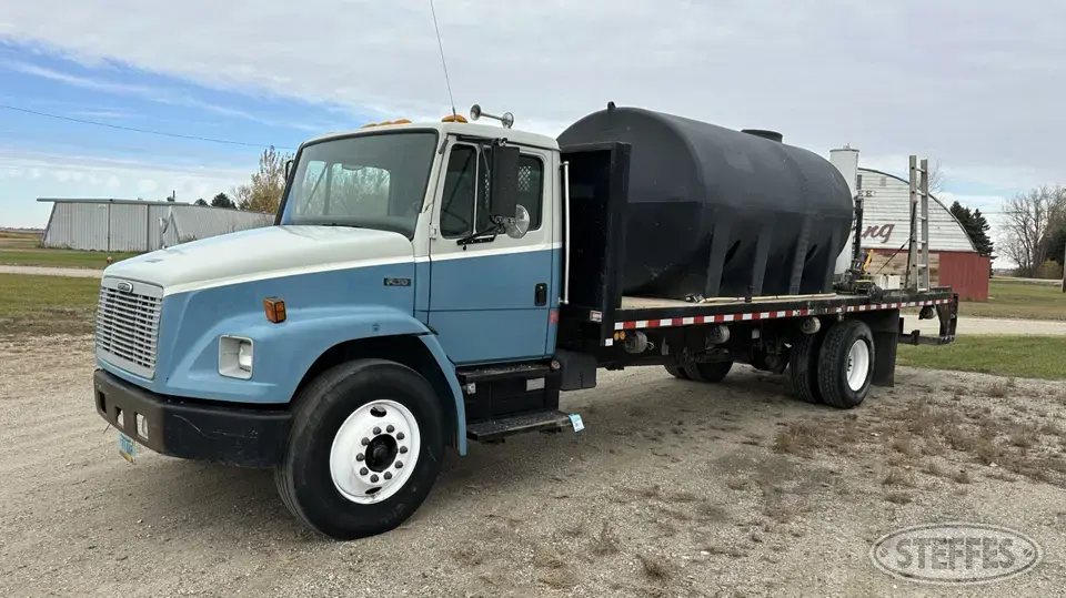 2003 Freightliner FL70 Tender Truck