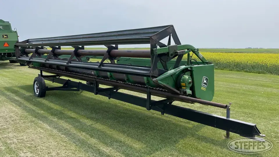 1990 John Deere 925 Rigid Head