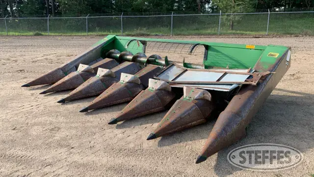 John Deere 643