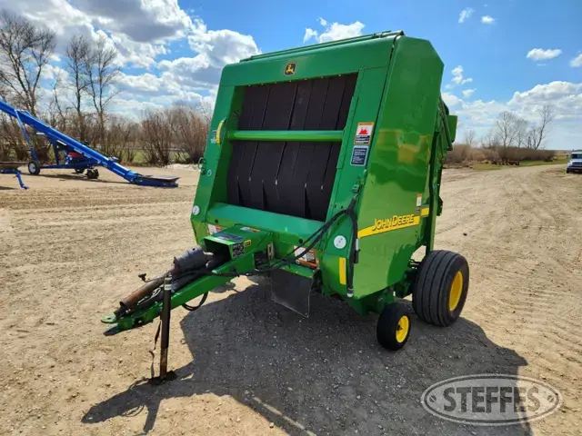 2002 John Deere 567