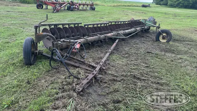 John Deere 1200