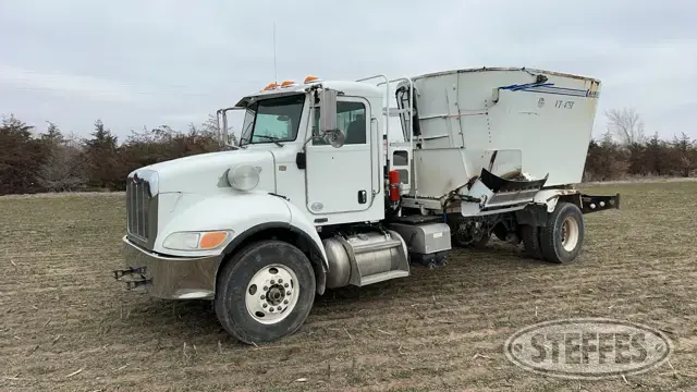 2013 Peterbilt 337