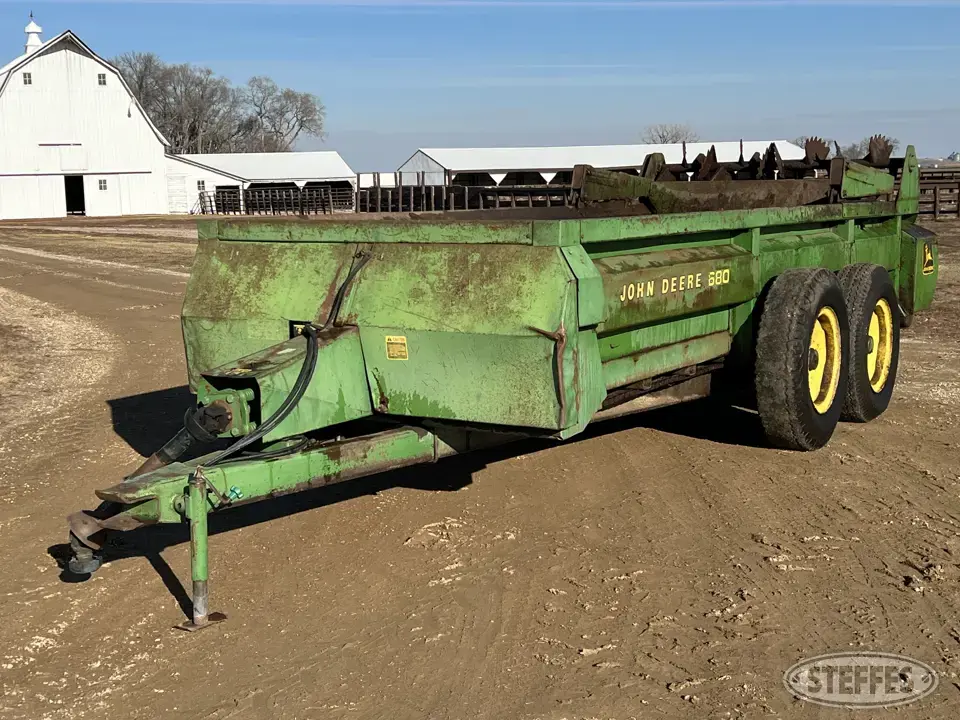 John Deere 680 Manure Application Equipment